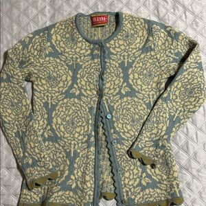 Oleana Norwegian wool womens cardigan round neckline scalloped placket hem cuffs